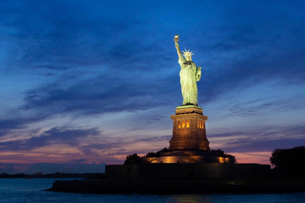 Statue of Liberty symbolizing Thomas Paine’s Common Sense as an example of commercial insight in B2B sales